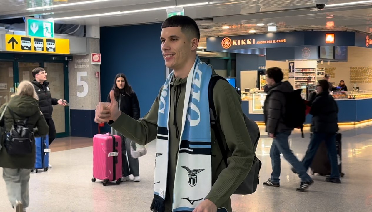 Ratkov inizia la sua avventura alla Lazio: l’arrivo a Fiumicino - VIDEO