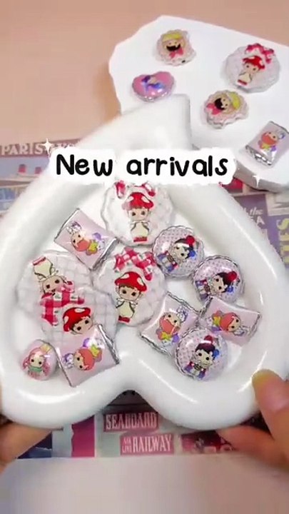 Acrylic Beads UV Coating with Flying Boy Series, 23MM, Flat Round Shape, Random Mix
