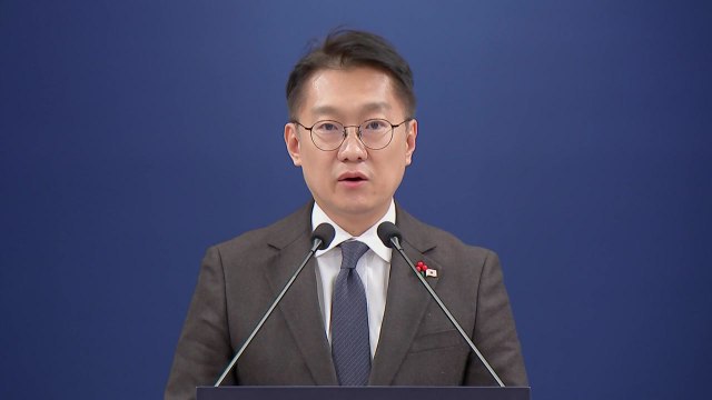 이 대통령, '실용 외교' 재차 강조…대변인 브리핑 / YTN