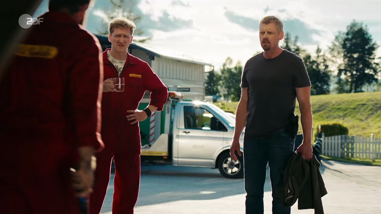 SOKO Wien: Blunznfett durchs Leben | Folge 13/Staffel 16