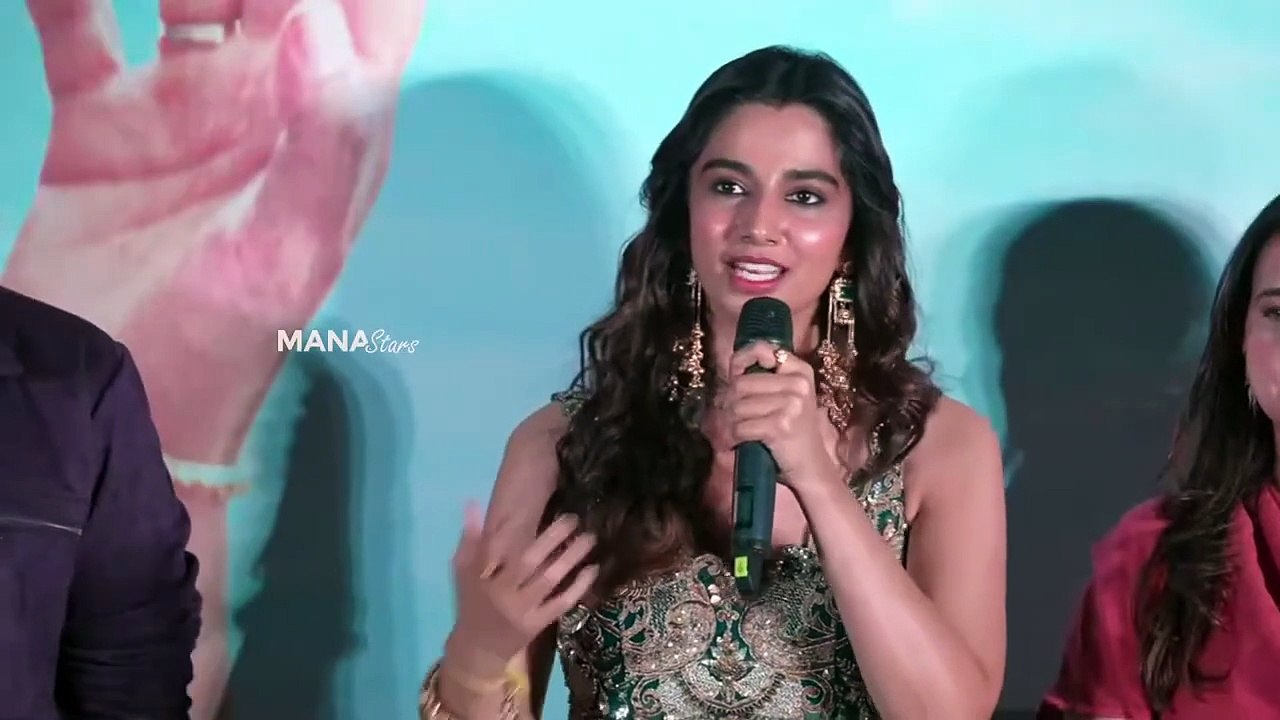 Meenakshi Chaudhary Speech @ Anaganaga Oka Raju Trailer Launch