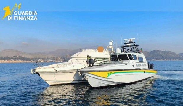 Gaeta, non paga lavori all'imbarcazione: preso dai finanzieri dopo fuga via mare (08.01.26)