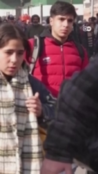 Kurdish residents flee Aleppo