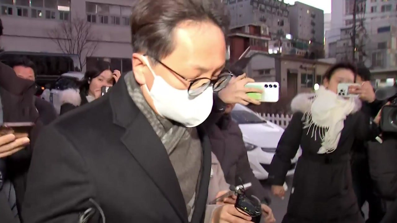 ’김병기 호텔 오찬 의혹’ 쿠팡 박대준 경찰 조사 출석 / YTN