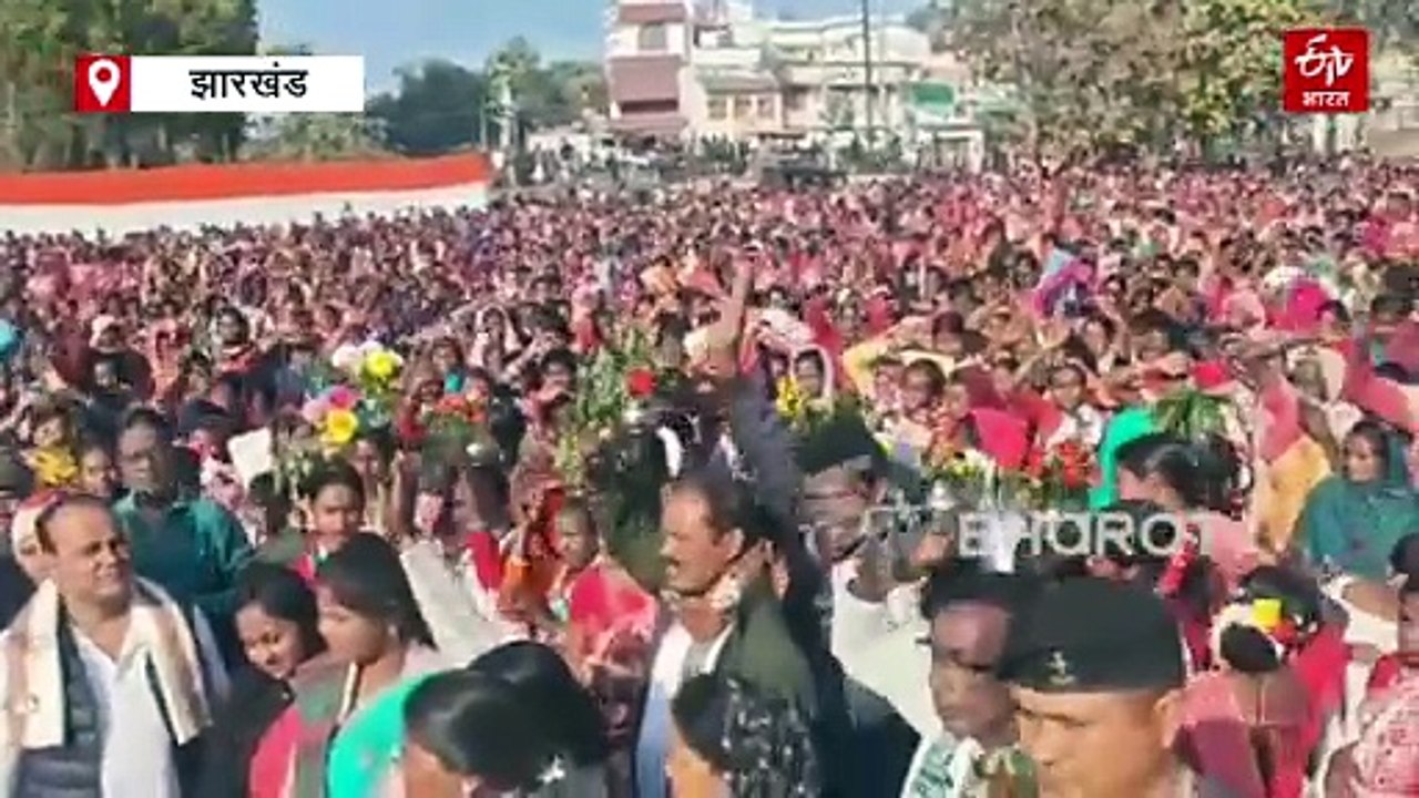 इरफान अंसारी के आवास पर शगुन सोहराय मिलन समारोह का आयोजन, आदिवासी समुदाय के साथ खूब झूमे मंत्री
