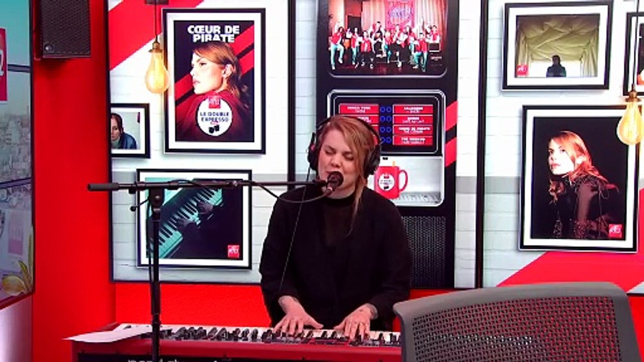 LIVE - Cœur de Pirate interprète "Comme des enfants" dans Le Double Expresso RTL2 (09/01/26)