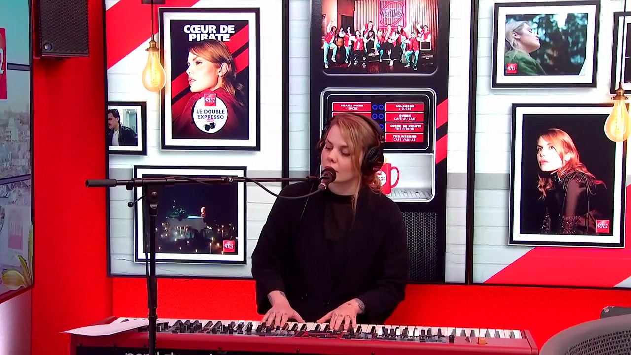 LIVE - Cœur de Pirate interprète "Château de sable" dans Le Double Expresso RTL2 (09/01/26)