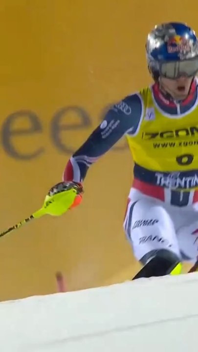🔥 Résumé du slalom de Madonna di Campiglio 🔥🇫🇷 Clément Noël a ENFIN décroché sa première victoire de la saison en Coupe du monde de slalom hier soir sous les projecteurs à Madonna di Campiglio ! 🏆✨
