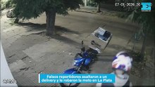 Falsos repartidores asaltaron a un delivery y le robaron la moto en La Plata