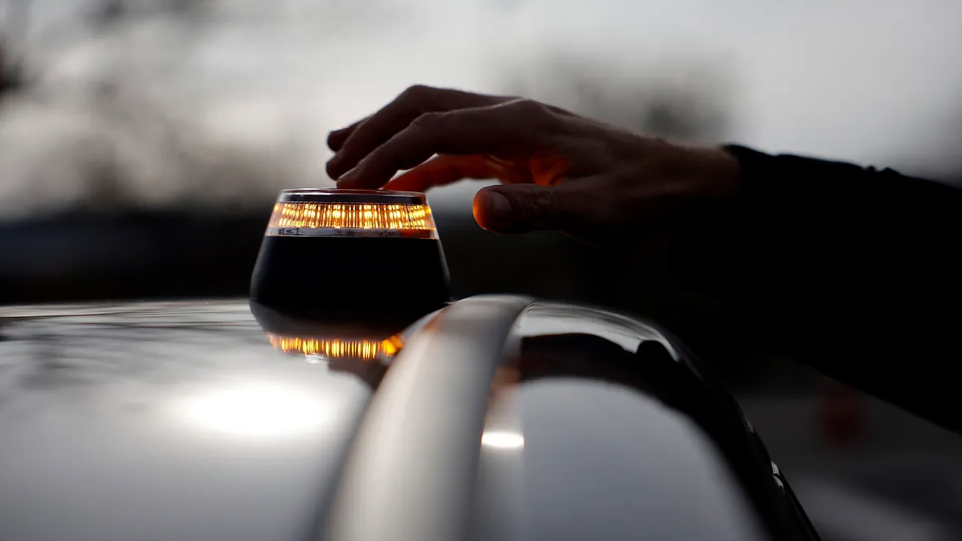 El Ministerio del Interior ha dado un paso definitivo en la seguridad vial espa�ola con la entrada en vigor, el pasado 1 de enero, de la obligatoriedad de la baliza V16 en todos los veh�culos. No obstante, el ministro Fernando Grande-Marlaska ha aclarado que la Guardia Civil y las polic�as de tr�fico mantendr�n un periodo razonable de flexibilidad, en el cual se primar� la informaci�n al ciudadano sobre la sanci�n econ�mica. Seg�n las fuentes, el prop�sito de la medida no es recaudatorio, sino estrictamente enfocado en la protecci�n de los usuarios de la v�a.