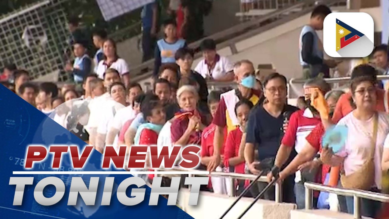 Thousands of devotees patiently line up for traditional ‘Pahalik’