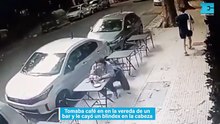 Tomaba café en en la vereda de un bar y le cayó un blindex en la cabeza