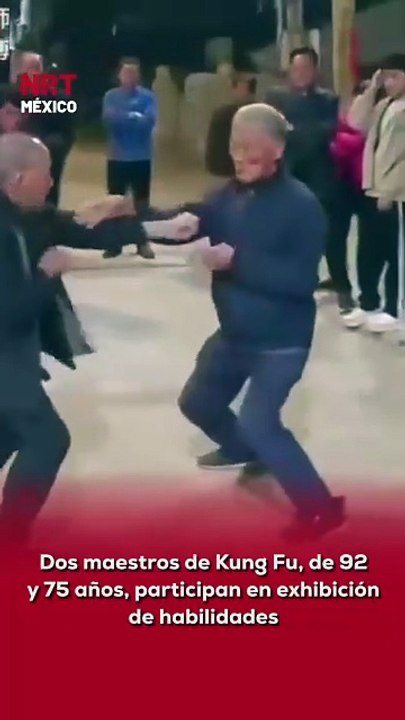🥋🔥 Un maestro de Kung Fu de 92 años se enfrentó a otro de 75 años en una impresionante demostración de técnica, disciplina y experiencia, dejando claro que el arte marcial no tiene fecha de caducidad.
