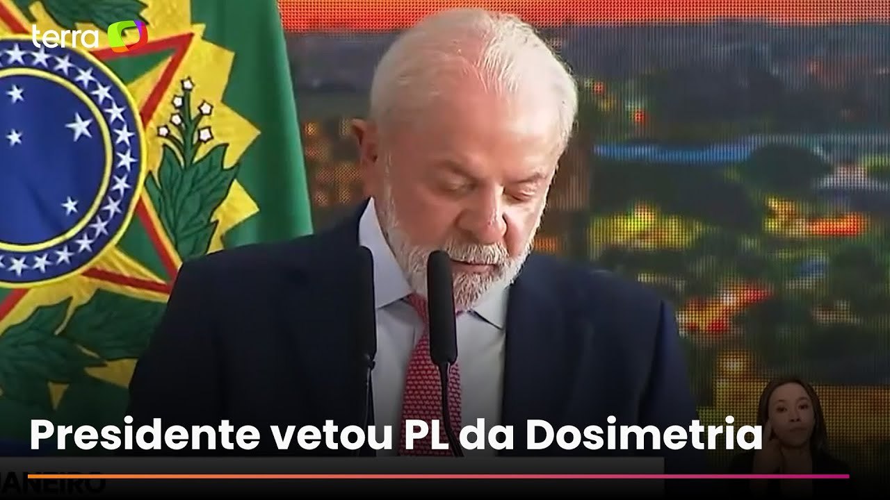 Em cerimônia sem Motta e Alcolumbre, Lula lê lista de nomes presentes para agradecer