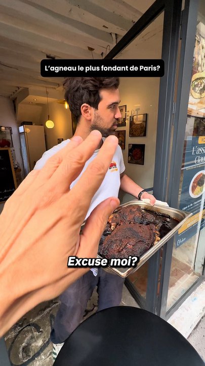 L’agneau le plus fondant de ParisClaudine📍53 rue du chemin vert, 75011   Slowdwich : 10 - 13€ En assiette : 13,50 - 16,50€ avec side +3€ avec side et boisson +4,50€ et avec side dessert boisson + 6,50€* Option halal🌱options vg