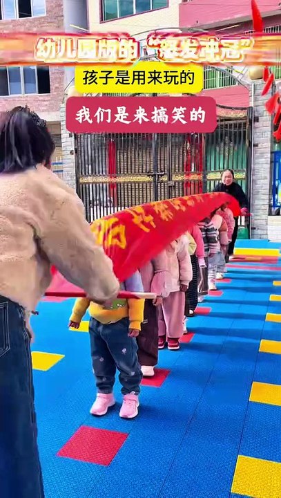 Expérience d'électricité statique en maternelle