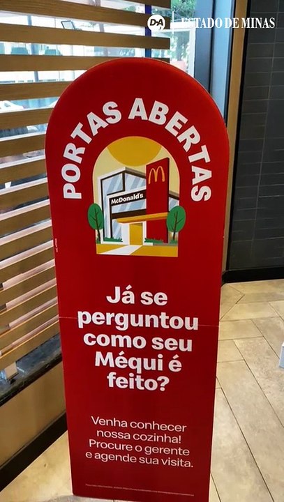 McDonalds dá oportunidade aos clientes de conhecerem montagem dos lanches
