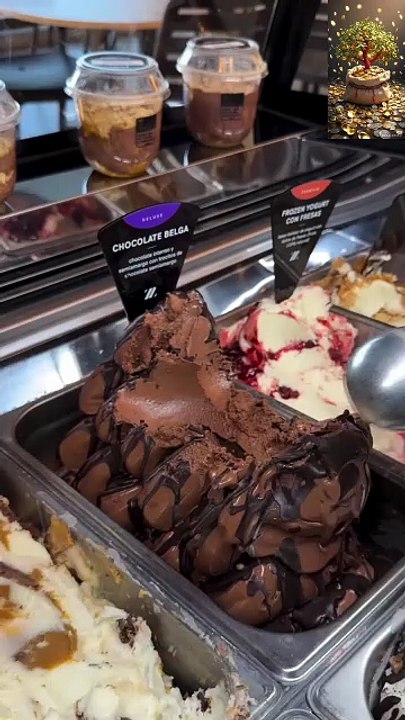 ice Cream scoop gelato #icecream #chocolate #cake #dessert #food #foodie #streetfood