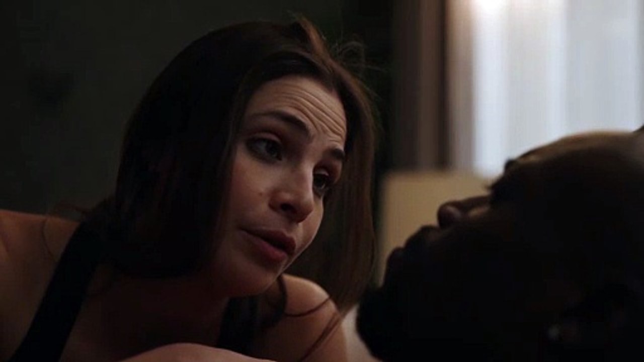 In the Dark 4x02 _ Kissing Scene — Darnell and Sarah (Keston John and Ana Ayora)