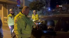Bursa\'da polisin alkollü sürücüyle imtihanı: \'Eşim gelmeden araçtan inmem\' dedi
