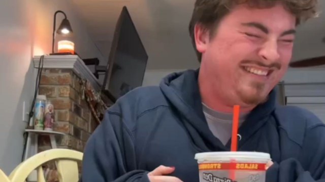 Hilarious food review unfolds as couple gives 'Eating With Girlfriend's Hands' trend a go