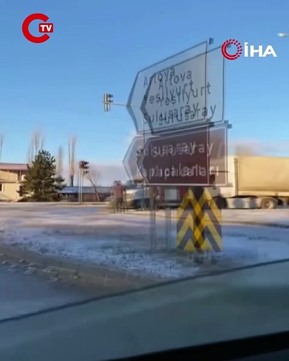 Tokat’ta buzlanma zincirleme kazaya oldu 5 araç birbirine girdi