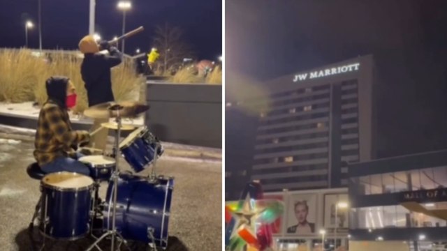 Minneapolis, la protesta davanti all'hotel degli agenti Ice: rumore tutta la notte per non farli riposare