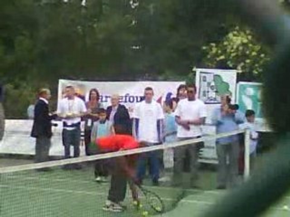 Yannick Noah Fête le Mur à St Lucien Beauvais