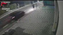 Pedoni falciati a Brescia da un'auto pirata: il video dell'investimento