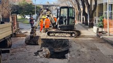 Sassari, voragine in viale San Francesco e traffico in tilt - IL VIDEO