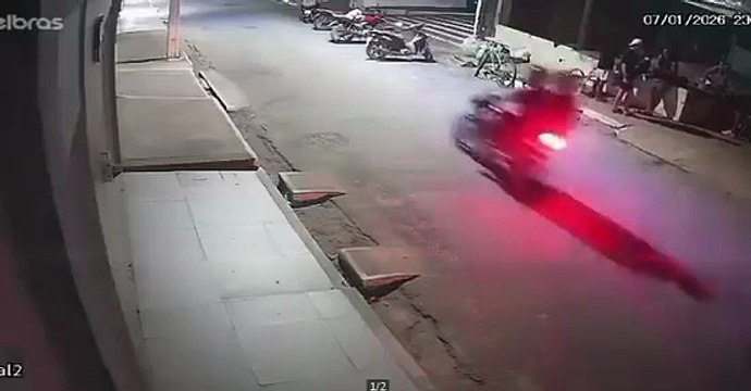 Grupo em motocicletas realiza arrastão e assusta moradores em Teotônio Vilela