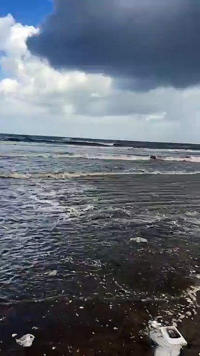 أمواج عالية ورياح شديدة.. أمطار وأجواء شتوية عل...