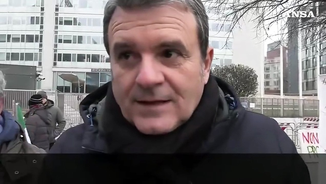 Accordo Ue-Mercosur, Centinaio: "Vorrei capire posizione governo, ma firmarlo sarebbe un errore"