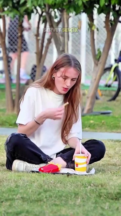 Sokakta beatbox şakası 🤣🤣....#komedi #keşfet #troll #şaka #funny #kesfet #beatbox #1m #keşfete