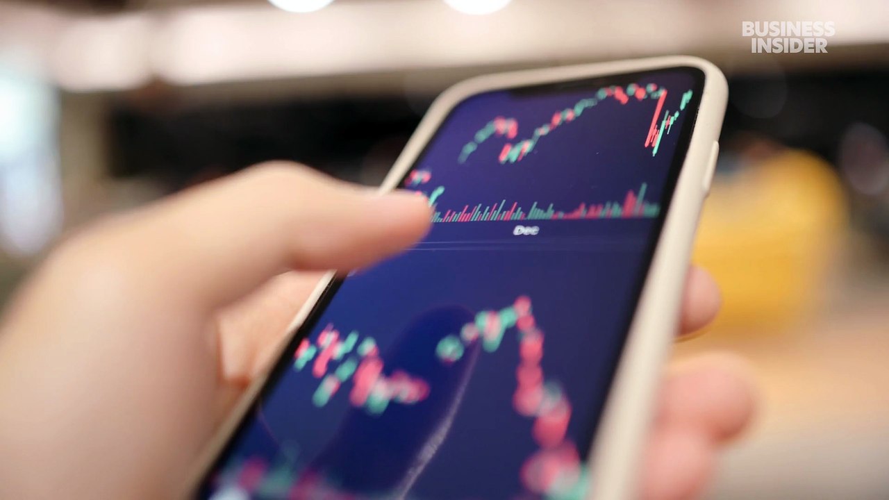 8 Wall Street pros share their tips on investing amid rising AI bubble concerns