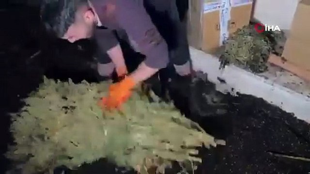 Eski fabrika binasını uyuşturucu imalathanesine çevirmiş: 130 kilogram uyuşturucu ele geçirildi