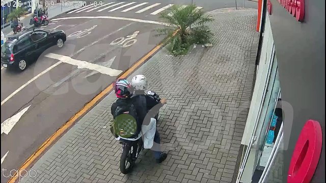 Alvo do assalto a mão armada possivelmente seria outra loja na Rua São Paulo