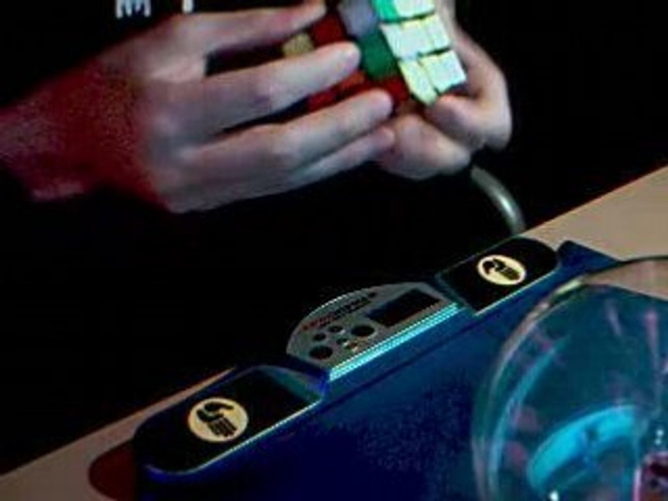 Résolution d'un Rubik's Cube à la Petrus en 21.46s