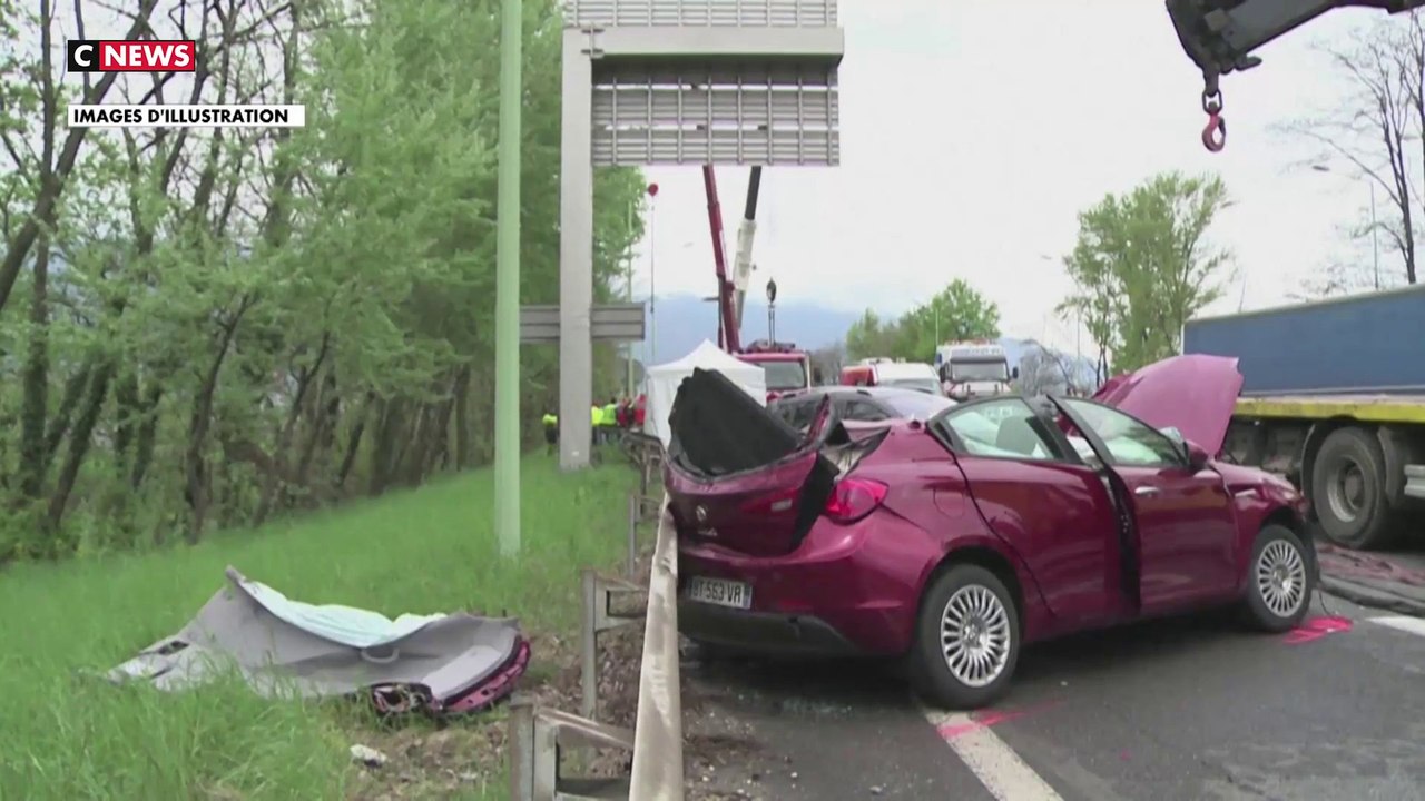 Hérault : une voiture lancée à 258 km/h s'écrase contre un rond-point