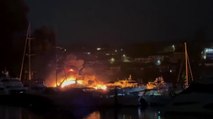 Tre yacht di lusso divorati dalle fiamme nel porto di Sydney