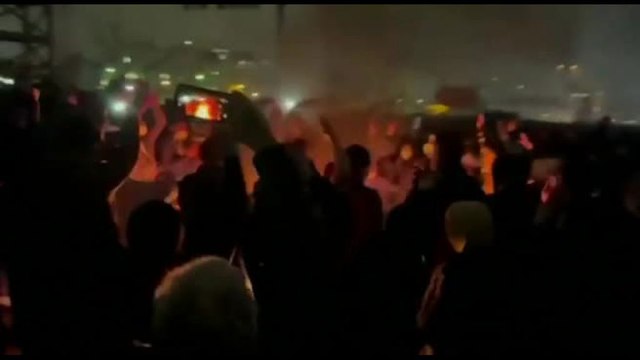 Nuove proteste in Iran, manifestanti per le strade di Teheran