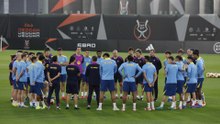 Así fue el entrenamiento del Barça: Lamine, juegos, pasillo de collejas...