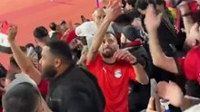 الجماهير المصرية تدعم المنتخب الوطني بقوة في مباراة كوت ديفوار