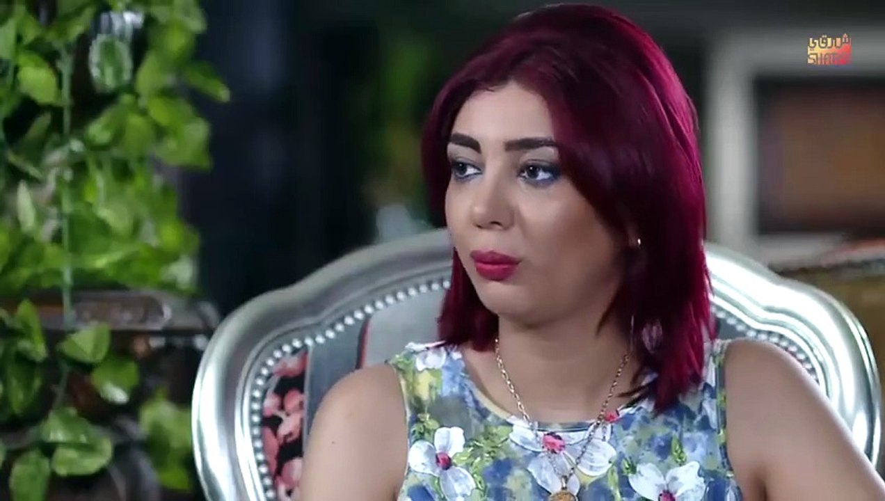 تصرف غريب من الأم مع خطيب بنتها