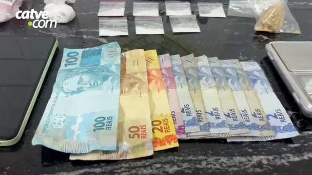 Mulher é presa por tráfico de drogas no Conjunto Abelha em Cascavel