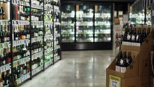 Thousands of alcohol products still without pregnancy warnings