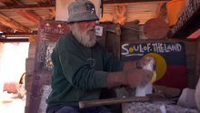 Talc Alf's carved artworks attract tourists travelling the Strzelecki Track in outback SA