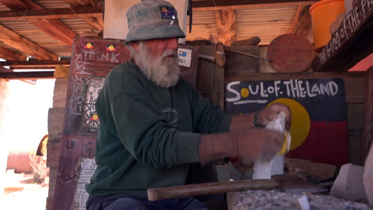 Talc Alf's carved artworks attract tourists travelling the Strzelecki Track in outback SA