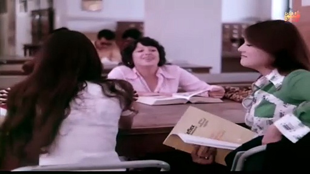 تعرف ان البنات كلها بتقول عليك كده