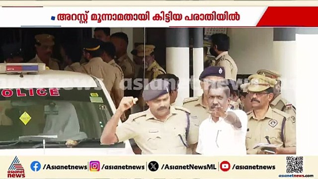 ചിരിയോടെ പൊലീസ് വാഹനത്തിലേക്ക് രാഹുൽ ... കനത്ത സുരക്ഷയിൽ വൈദ്യപരിശോധനക്ക് ആശുപത്രിയിലേക്ക്